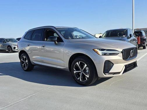 Bright 2026 Volvo XC60 B5 Core