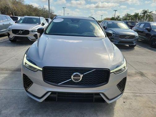 2024 Volvo XC60 B5 Plus Dark Theme