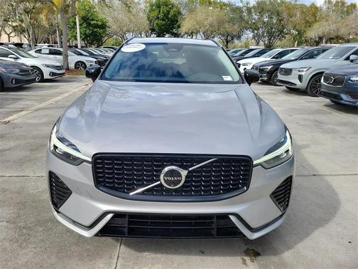 2024 Volvo XC60 B5 Plus Dark Theme