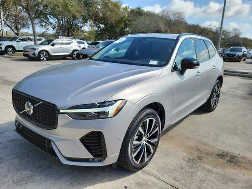 2024 Volvo XC60 B5 Plus Dark Theme