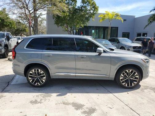 2025 Volvo XC90 B5 Core