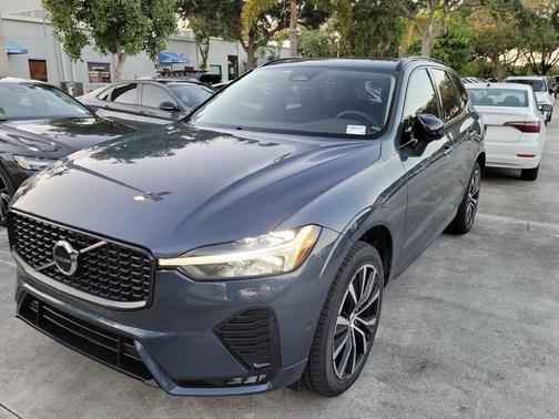 Denim Blue Metallic 2024 Volvo XC60 B5 Plus Dark Theme