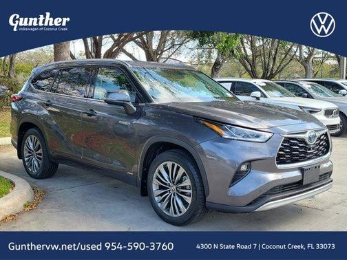 2021 Toyota Highlander Hybrid Platinum