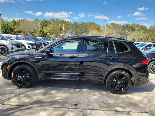 2023 Volkswagen Tiguan 2.0T SE R-Line Black