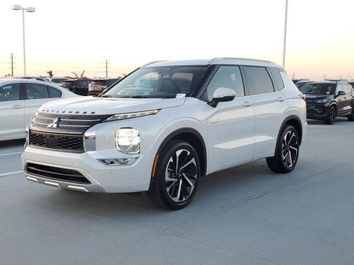 2025 Mitsubishi Outlander PHEV SEL