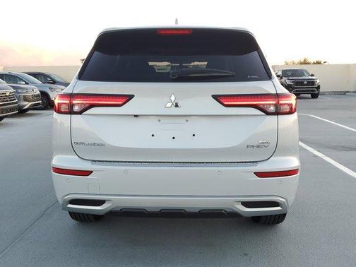 2025 Mitsubishi Outlander PHEV SEL