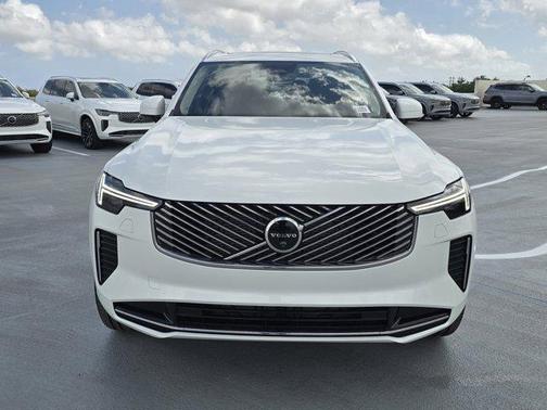 2025 Volvo XC90 B6 Ultra