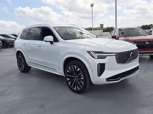 2025 Volvo XC90 B6 Ultra