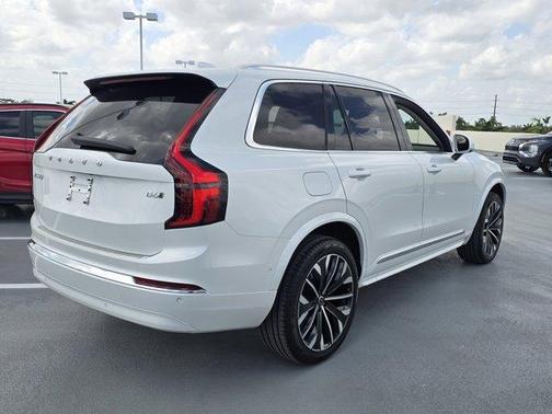 2025 Volvo XC90 B6 Ultra