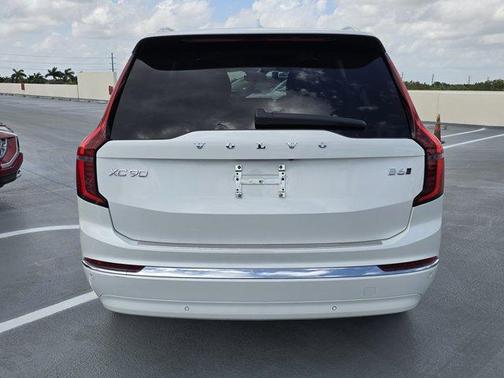 2025 Volvo XC90 B6 Ultra