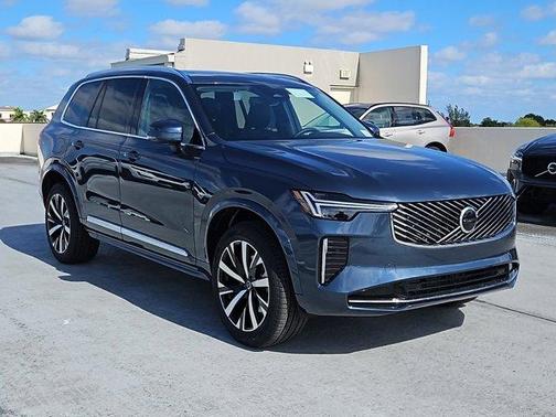 2025 Volvo XC90 B5 Core