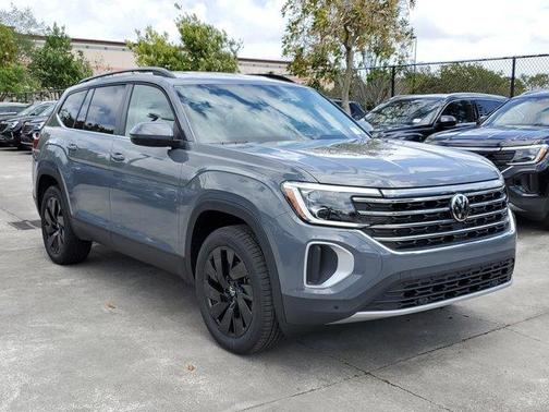 2025 Volkswagen Atlas 2.0T SE w/Technology