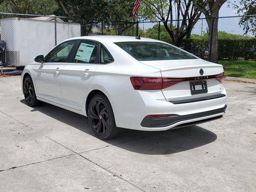 2025 Volkswagen Jetta 1.5T SE
