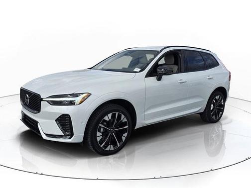 Crystal White Metallic 2026 Volvo XC60 B5 Plus