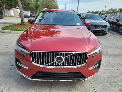 2023 Volvo XC60 B5 Plus Bright Theme