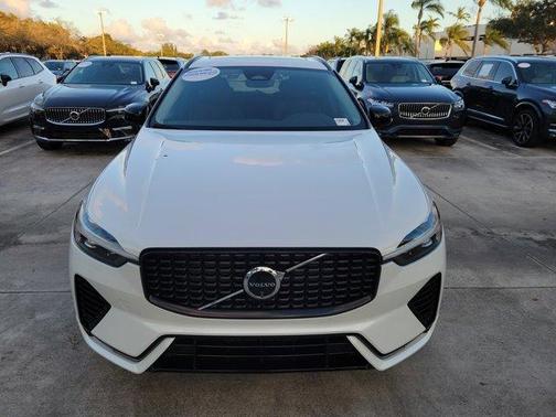 2024 Volvo XC60 B5 Plus Dark Theme