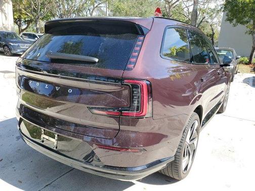 2025 Volvo EX90 Twin Motor Performance Ultra 6-Seater