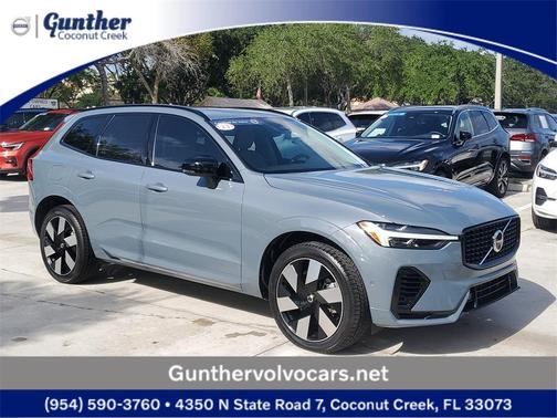 2023 Volvo XC60 Recharge Plug-In Hybrid T8 Plus Dark Theme
