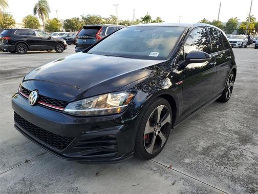Photo 3 of 30 of 2019 Volkswagen Golf GTI 2.0T S