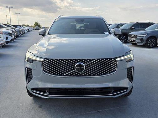 Metallic 2026 Volvo XC90 B6 Plus 7-Seater