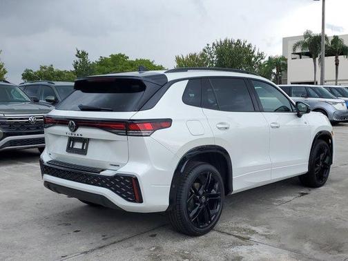 2025 Volkswagen Tiguan 2.0T SE R-Line Black