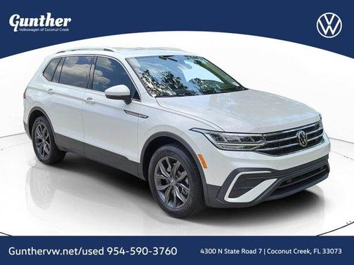 Opal White Pearl Effect 2023 Volkswagen Tiguan 2.0T SE