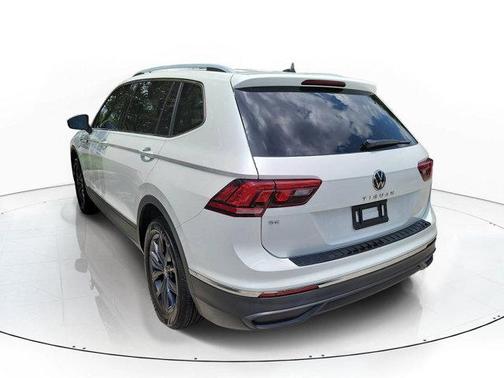 Opal White Pearl Effect 2023 Volkswagen Tiguan 2.0T SE