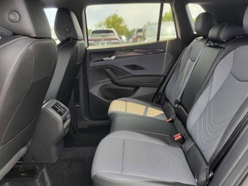 2025 Volkswagen Tiguan 2.0T SE R-Line Black