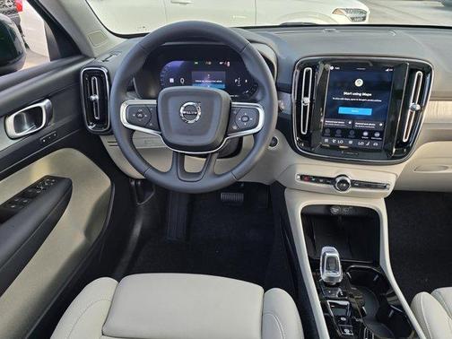 2026 Volvo XC40 PLUS