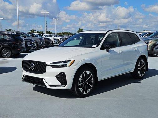 2026 Volvo XC60 B5 Plus