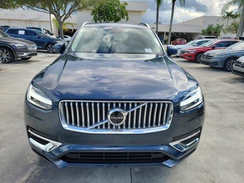 2025 Volvo XC90 Plug-In Hybrid T8 Plus 6-Seater