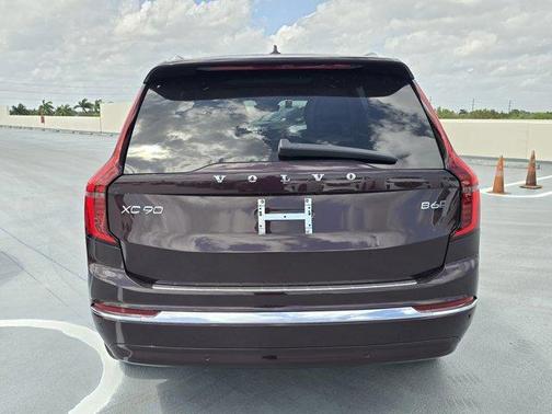 2025 Volvo XC90 B6 Ultra