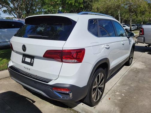 2024 Volkswagen Taos 1.5T SE