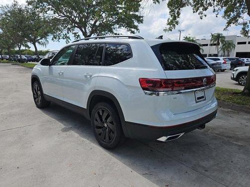 2025 Volkswagen Atlas 2.0T SE w/Technology