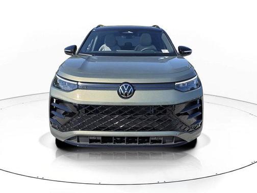 Avocado Green W/Black Roof 2026 Volkswagen Tiguan 2.0T SE R-Line Black