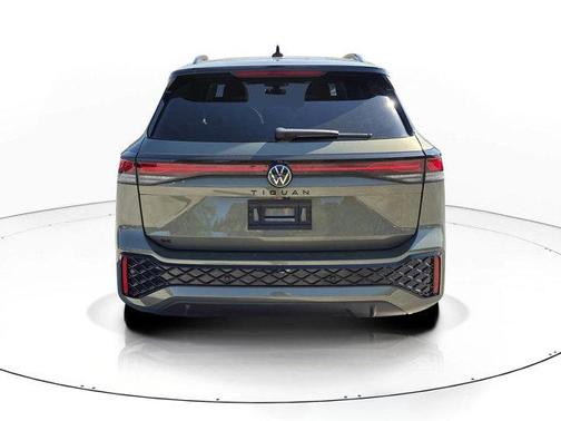 Avocado Green W/Black Roof 2026 Volkswagen Tiguan 2.0T SE R-Line Black