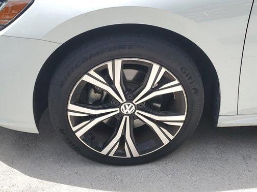2022 Volkswagen Passat 2.0T SE