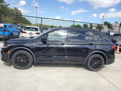 2022 Volkswagen Tiguan 2.0T SE R-Line Black