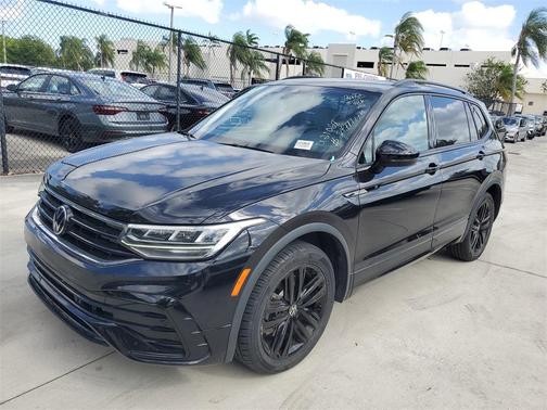 2022 Volkswagen Tiguan 2.0T SE R-Line Black