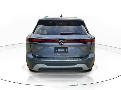 Platinum Gray Metallic 2026 Volkswagen Tiguan 2.0T SE