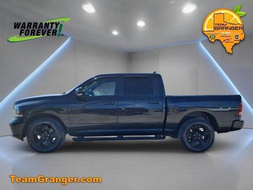 Brilliant Black Crystal Pearlcoat 2018 RAM 1500 Night Crew Cab 4x4 5'7' Box