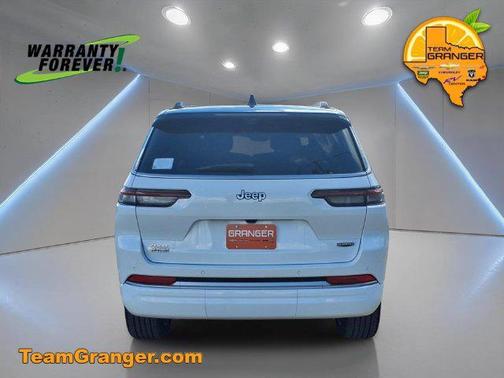 Bright White Clearcoat 2027 Jeep Grand Cherokee L Summit