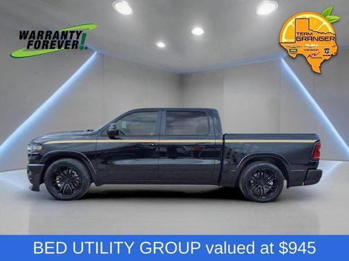 Diamond Black Crystal Pearlcoat 2026 RAM 1500 Big Horn/Lone Star