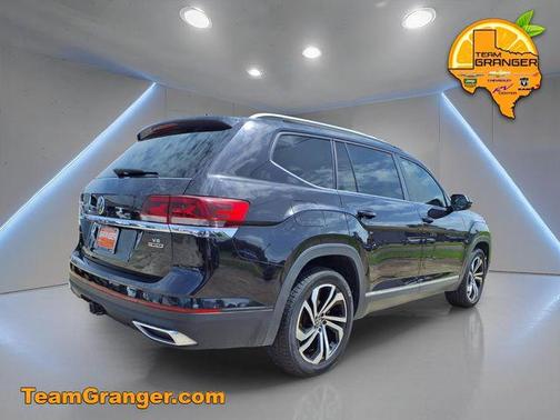 Deep Black Pearl 2022 Volkswagen Atlas 3.6L SEL
