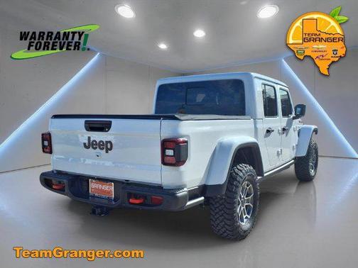 Bright White Clearcoat 2027 Jeep Gladiator Mojave X