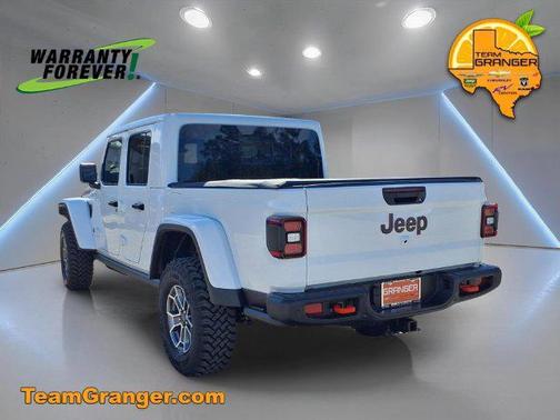 Bright White Clearcoat 2027 Jeep Gladiator Mojave X