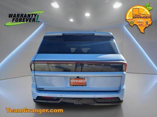 Crystal White 2025 Lincoln Navigator Reserve