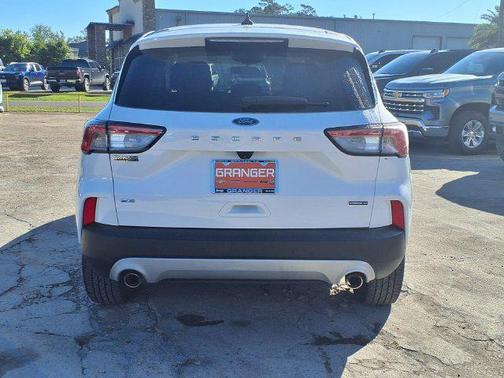 Oxford White 2021 Ford Escape SE