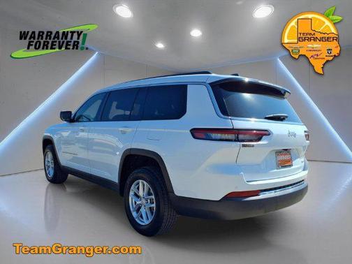 Bright White Clearcoat 2026 Jeep Grand Cherokee L Laredo