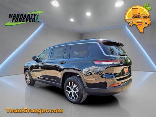 Diamond Black Crystal Pearlcoat 2025 Jeep Grand Cherokee L Limited